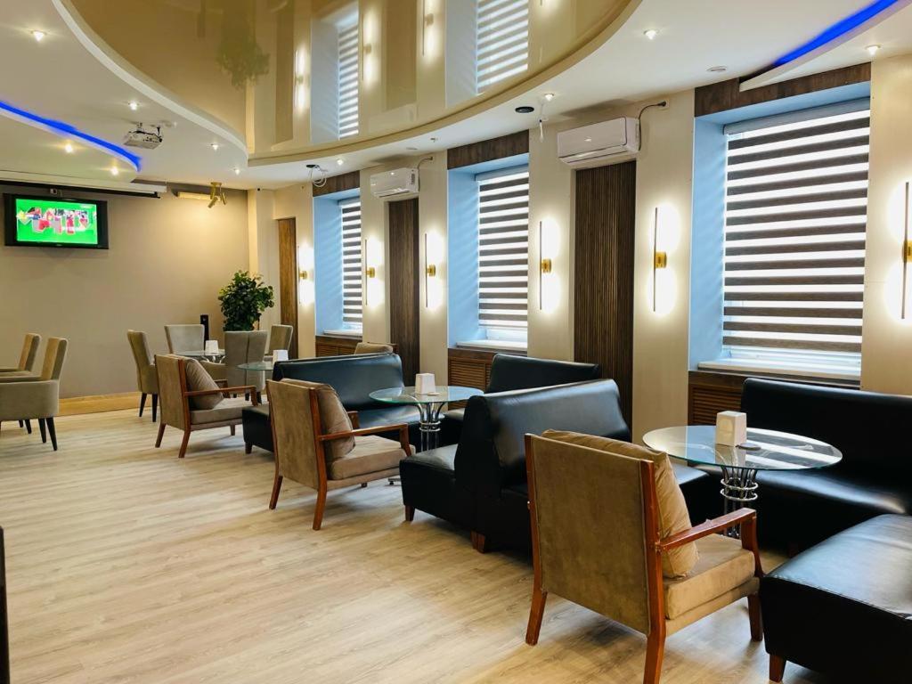 Tengri Hotel Atyraū Eksteriør bilde