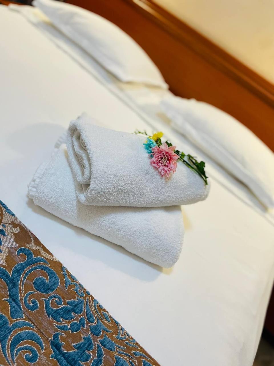 Tengri Hotel Atyraū Eksteriør bilde